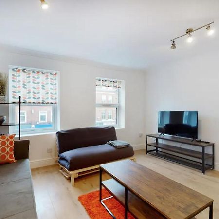 Modern Split Level 1 Bedroom Flat In Aldgate London Exterior photo