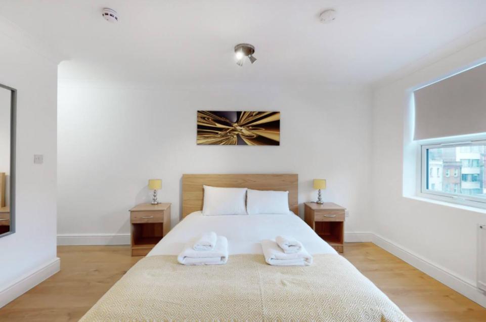 Modern Split Level 1 Bedroom Flat In Aldgate London Exterior photo